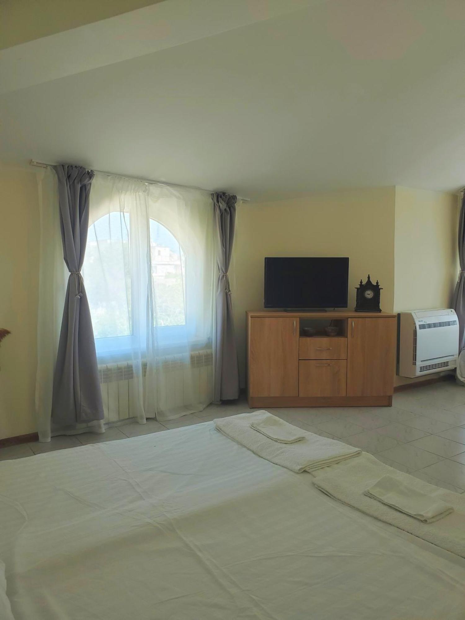 Guest House Blago Varna Esterno foto