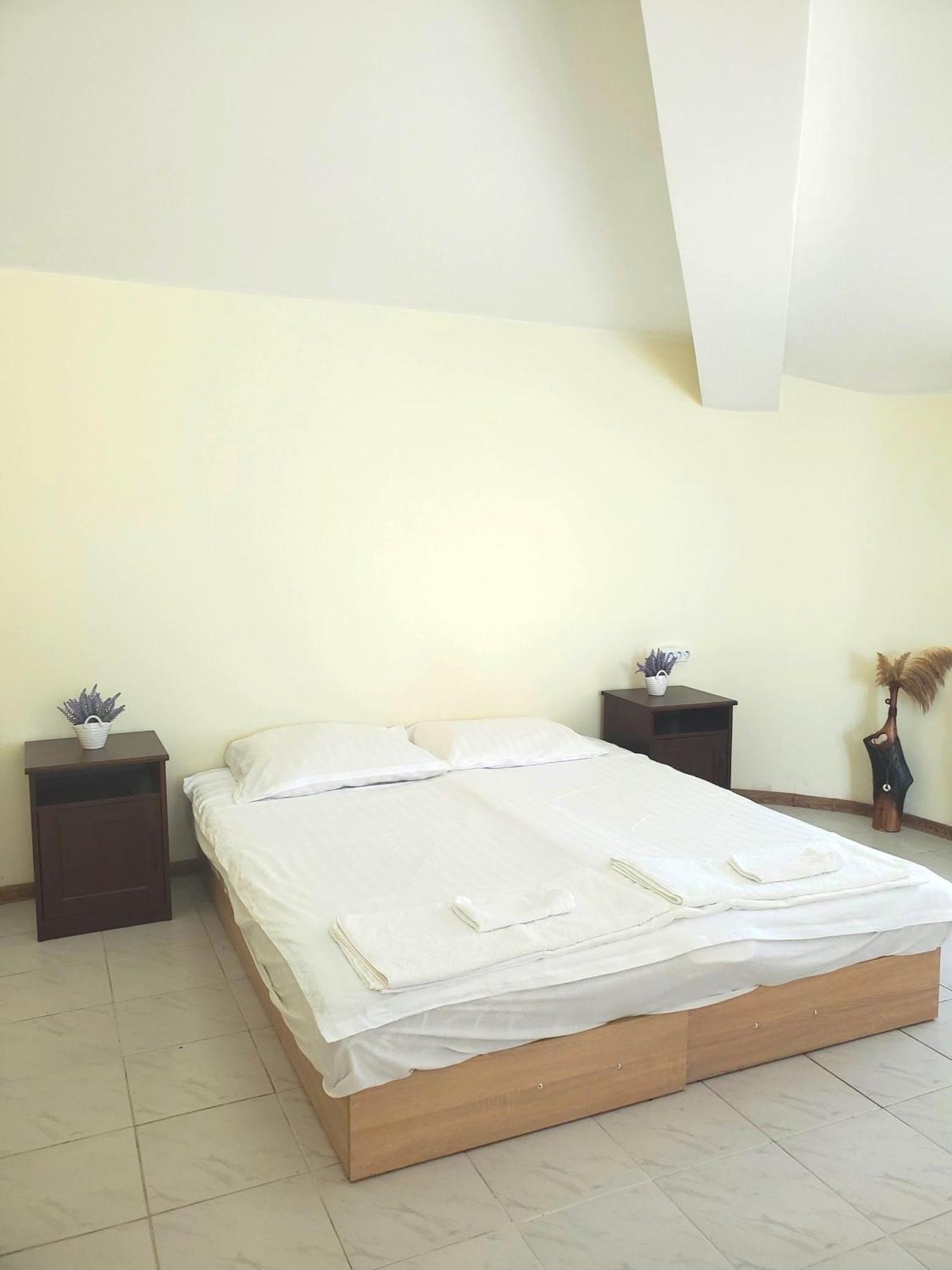 Guest House Blago Varna Esterno foto