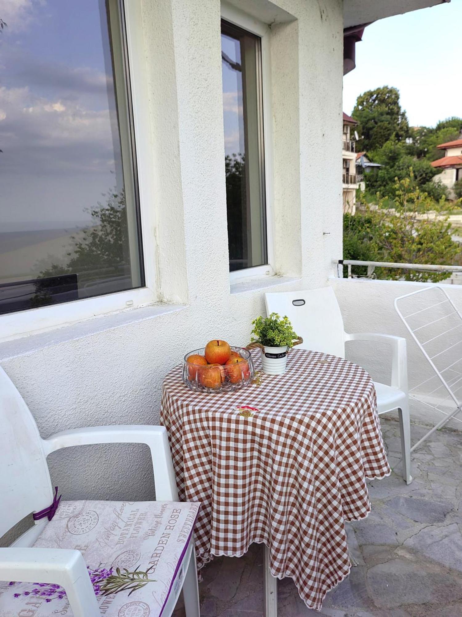 Guest House Blago Varna Esterno foto