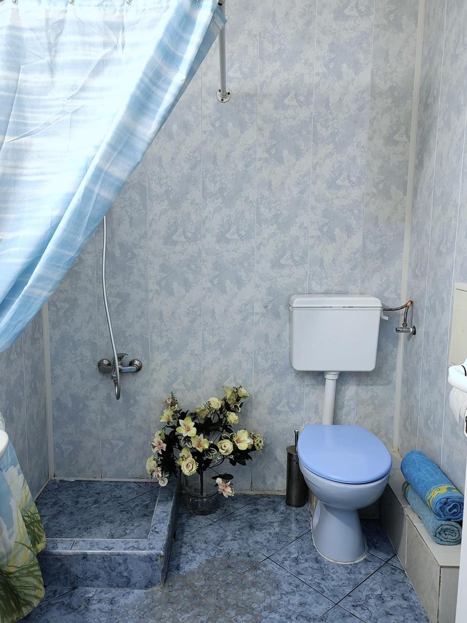 Guest House Blago Varna Esterno foto